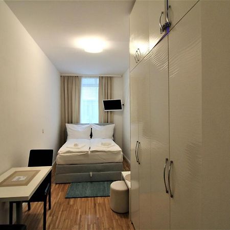 וינה Small Studio Close To City Center מראה חיצוני תמונה