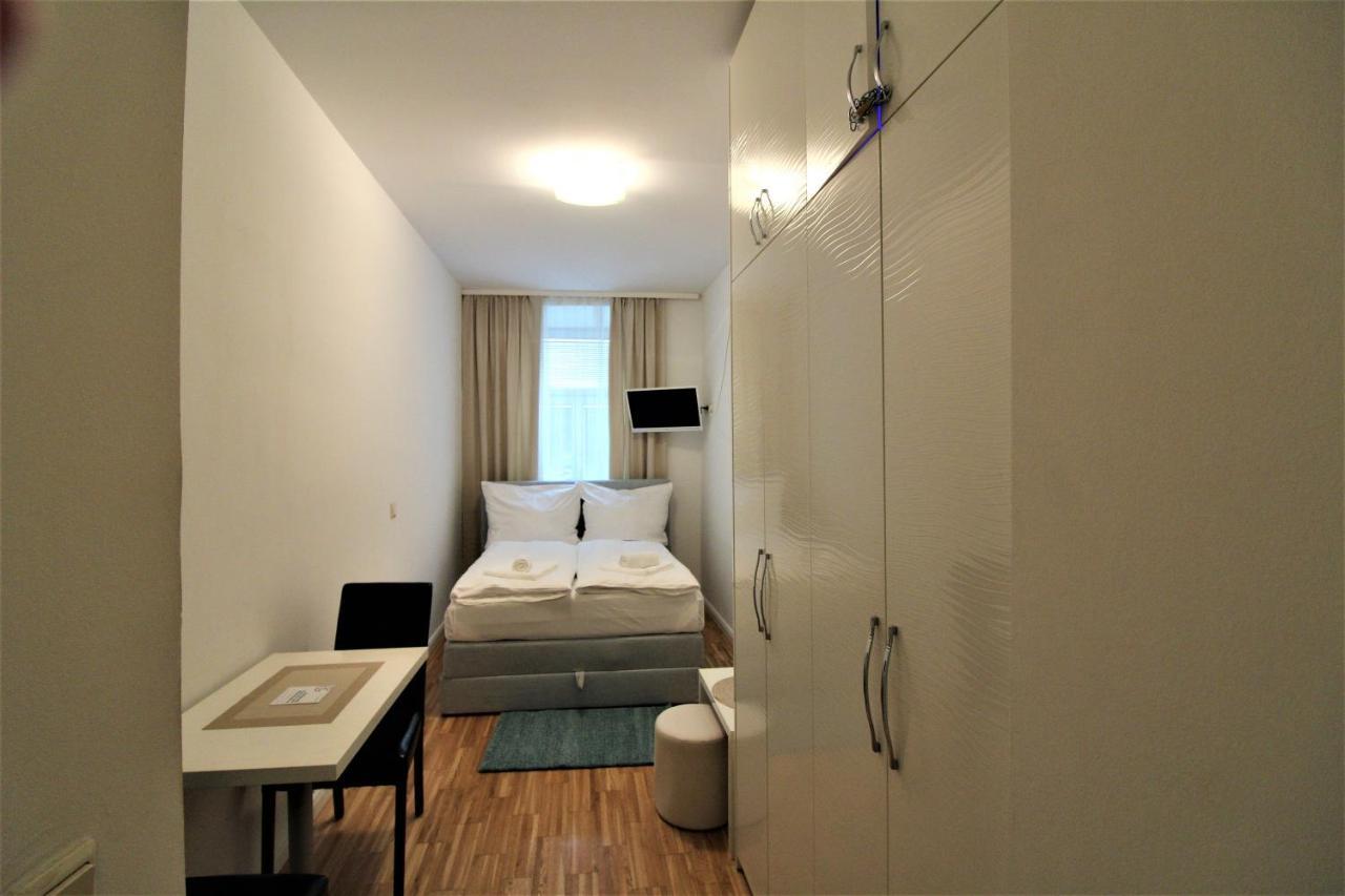 וינה Small Studio Close To City Center מראה חיצוני תמונה